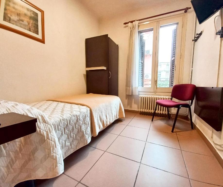 Hotel Alegret Tremp Exterior foto